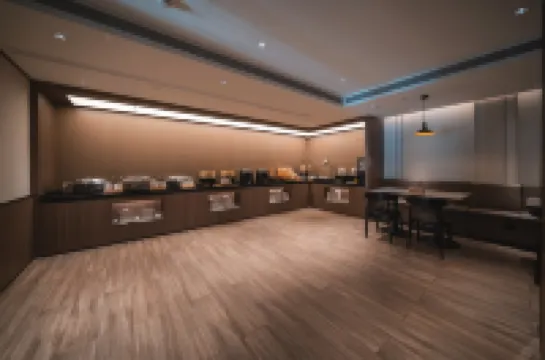 HanTing Hotel (Mudanjiang Railway Station)