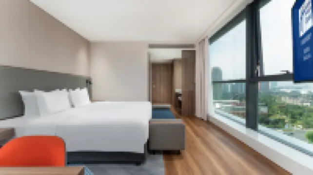 Holiday Inn Express CHENGDU PIDU by IHG Hotel berhampiran Pixian West Railway Station