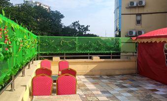 Yijia Hotel