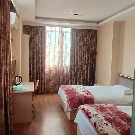 Donghuang Business Hotel, Jixian