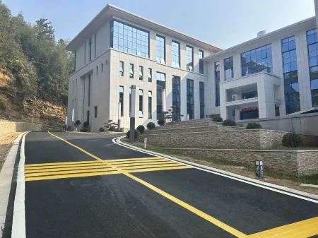 Jinggangshan Xuelin Hotel Отели рядом с достопримечательностью «yi cui hu gong yuan»