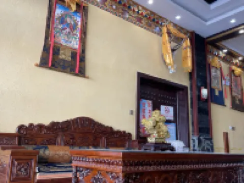 Yinxiang Xinlong Theme Hotel