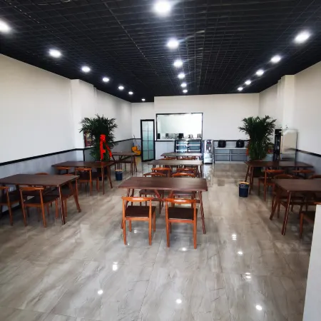 Dushanzi Nianjun Business Hotel