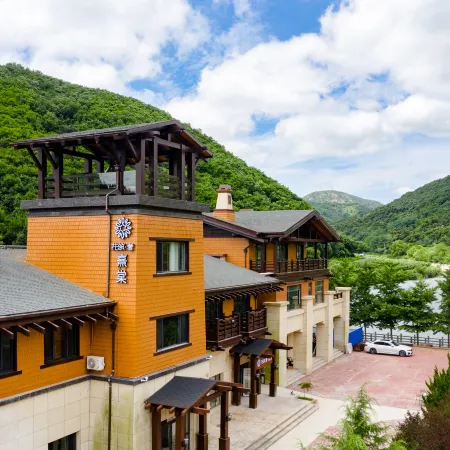Floral Lux Hotel·Yu Homestay (Dalian Hongqigu Branch)