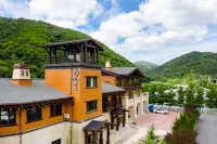 Floral Lux Hotel·Yu Homestay (Dalian Hongqigu Branch) Hotels in Dalian