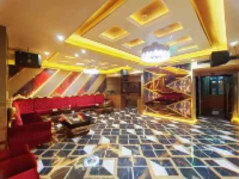 โรงแรมโกลเด้นฮาร์เบอร์