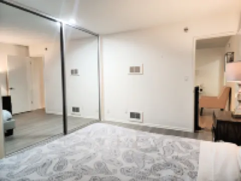 ซานตา โมนิกา เอ็กเซ็กคิวทีฟ สวีทส์