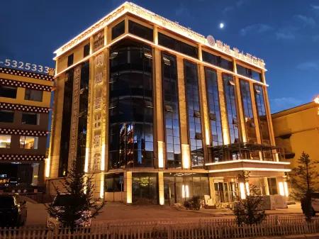 Litang LHA GYAL GORY HOTEL Отели рядом с достопримечательностью «Litang Temple»