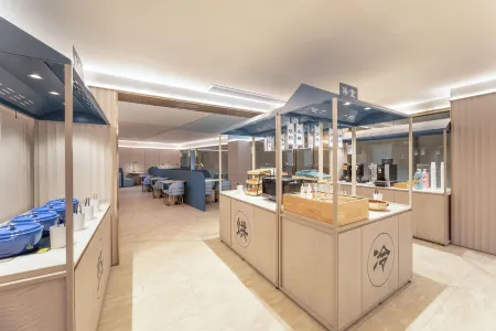 HanTing Hotel (Huoshan Yingbin Avenue) Отели рядом с достопримечательностью «Piyanghu Park»