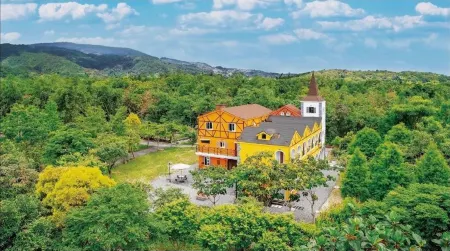 Brookburg Отели в г. Илань