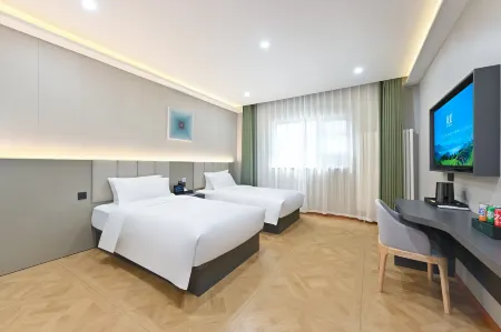 TRUE GO Hotel X (Beijing Guomao Gaobeidian Subway Station)