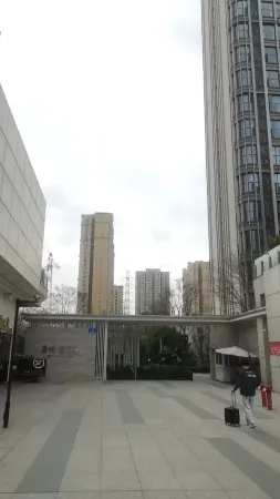 Chengdu Wuyang Serviced Apartments Отели рядом с достопримечательностью «Moonlight over the Lotus Pond, Sanshenghua Township»