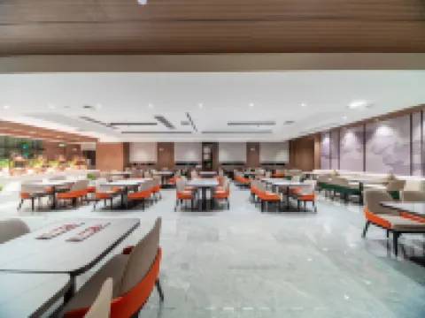 Karamay Xinxing Hotel (University Town Exhibition Center) Hotels in Karamay