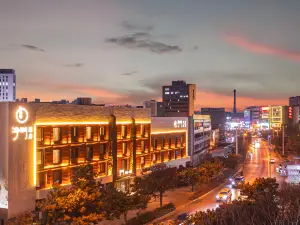 Qinhuangdao Jinghu Hotel