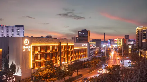 Qinhuangdao Jinghu Hotel