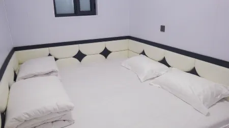 Xixiangfeng Guesthouse in Xinyuan County Отели в г. Синьюань