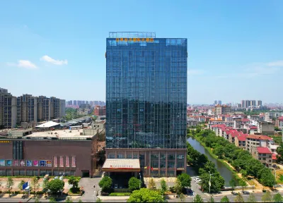 Baifeng Fairy International Grand Hotel Hotels in Taihe County
