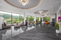 Longsheng Longji Tianjing Yunbo Panorama Hotel (Jinfo Summit No. 3 Viewing Platform)