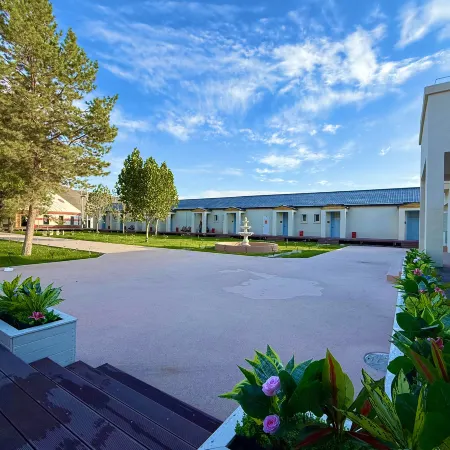 Asuowu Holiday Manor