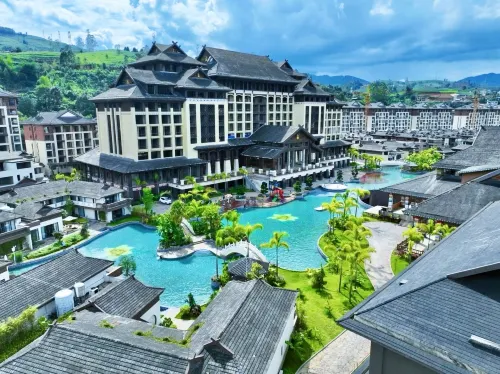 Lancang Jingmai Mansion Hotel & Fun Water World