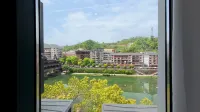 Small Town Hill Homestay