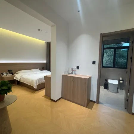 Huaxi Yu · Guanli Homestay, Zhanqi Village, She County, Huangshan