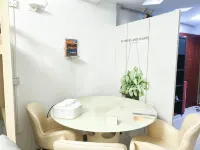 Xiao Jia Classmate Hostel (Guangzhou TaiKoo Hui Gangding Subway Station) - 호스텔