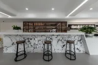 Xuzhang Panorama Boutique Stay (Xijiang Qianhu Miao Village No. 6 Wind and Rain Bridge) - bar