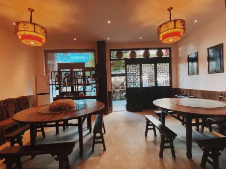 Nanchang Suiyuan Xiaozhu Guesthouse Отели рядом с достопримечательностью «Jiangxi Ming and Qing Ancient Dwelling Expo Park»