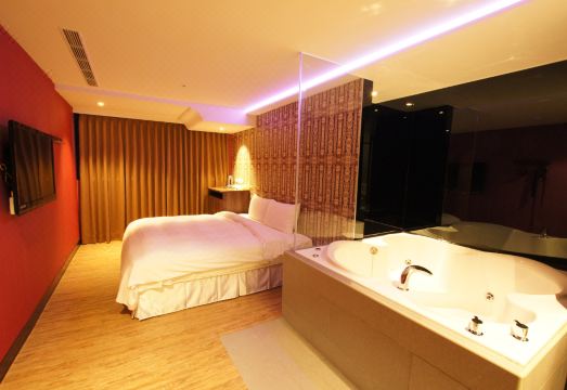 컬러스 인피니티 인 시설