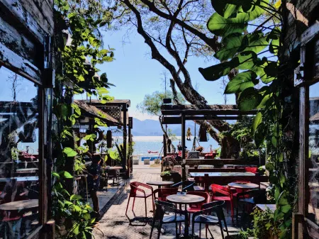 Chengqiangwai Seaview Hostel