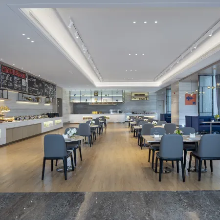 Kyriad Hotel (Anshan Railway Station City Government Square)