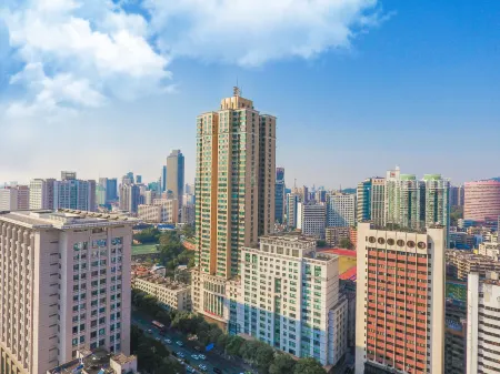 Echarm Plus Hotel（Guangzhou Yuexiu Ouzhuang Station Branch） Отели рядом с достопримечательностью «Mao Zedong's Former Residence Relic Site»