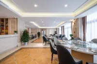 Vienna International Hotel (Peach blossom land in Nyingchi)