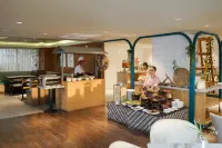 Louis Kienne Hotel Pemuda - breakfast