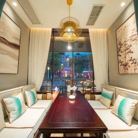 Shehong Xinyue Riverside Holiday Hotel