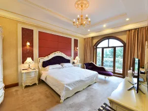 Xuexiang Lakeside Resort Hotel