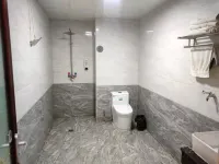 Golmud Longpeng Business Hotel - 2 estrellas
