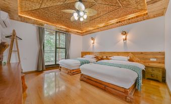 See Nanshan Homestay in Kunming