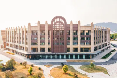 Atour Hotel Wuxi Yuantouzhu Scenic Spot Qianrong Road Hotels near Wuxi Institute of Commerce Mechanical and Electrical Engineering College