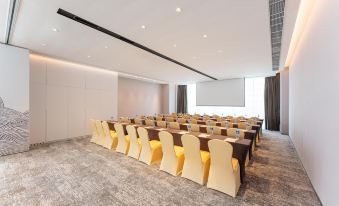 Selection Hotel (Chengdu Longquan Yishimao Plaza)