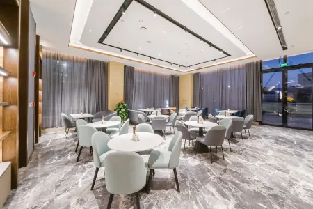 Yitel Zhishang Hotel (Kuiyong Branch, Dapeng New District, Shenzhen) Отели рядом с достопримечательностью «Jingui Village»