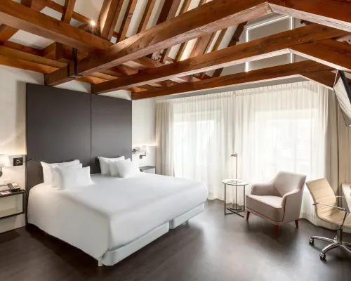 NH Collection Amsterdam Barbizon Palace Hotels near TomTom