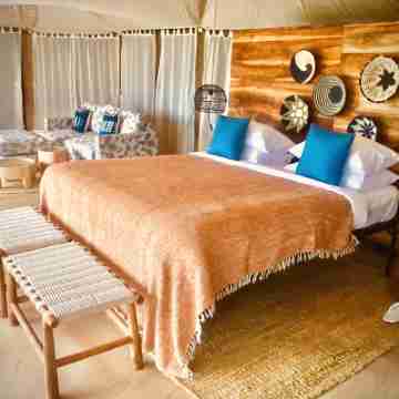 The Singing Grass Rooms