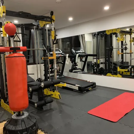 HB Serviced Apartment - 121B Quan Hoa Отели рядом с достопримечательностью «Кау Гиай»