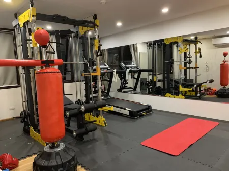 HB Serviced Apartment - 121B Quan Hoa Отели рядом с достопримечательностью «Thu Le Park»