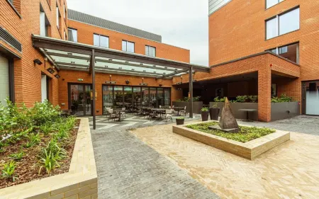 The Fellows House Cambridge, Curio Collection by Hilton Отели рядом с достопримечательностью «Библиотека Кембридж Юниверсити»