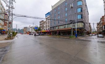 Huanyu Hotel (Lingshan Bus Terminal)