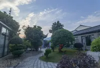 Xinchang Hidden Peak Foot Inn (19th Peak Scenic Area Classic of Mountains and Seas Heroic Road) - 3성급