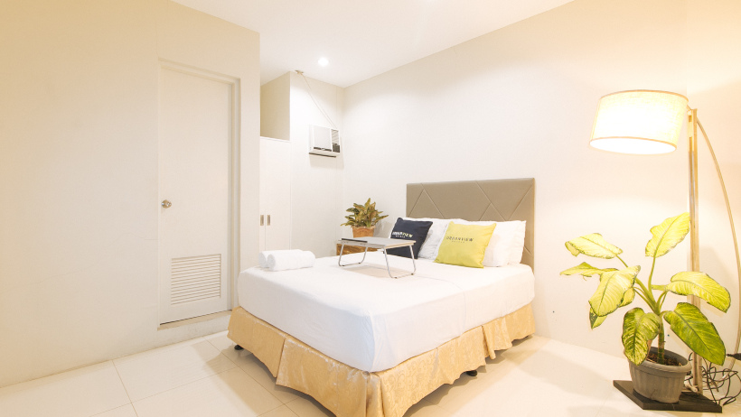 UrbanView @ Lacson Street Bacolod City by RedDoorz Hotels in Bacolod